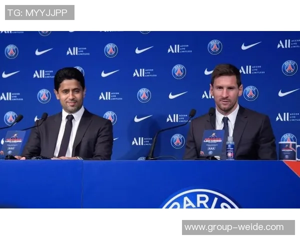 罗马诺社媒分享与金球奖得主莫德里奇合影共庆2026年新年时刻