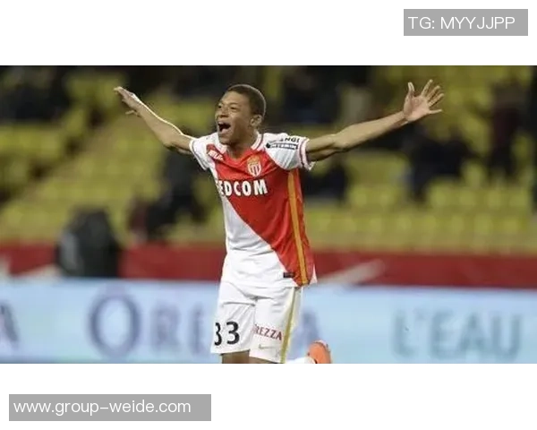 姆巴佩全场表现抢眼成功过人和对抗均为最高评分达到73