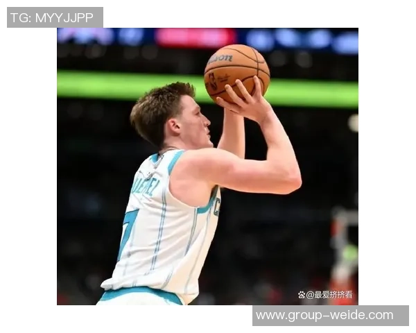 克尼佩尔表现出色4号秀三分球5投全中助球队赢得胜利