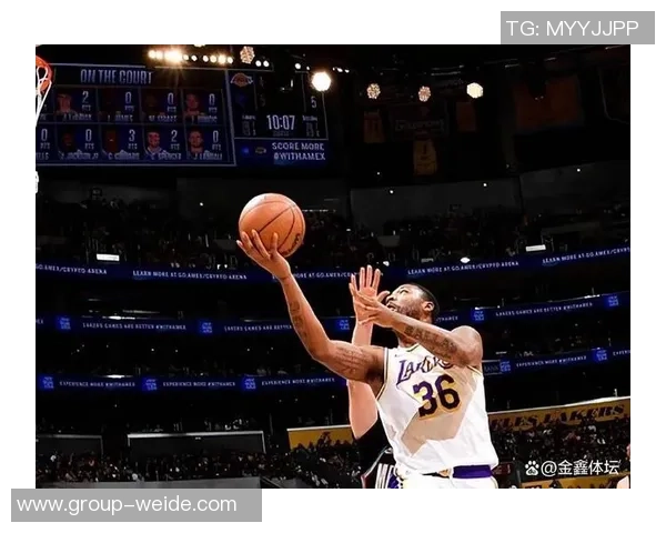 NBA杯历史战绩揭秘雄鹿强势领跑湖人紧随其后奇才惨遭垫底